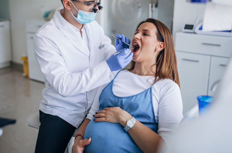 Có nên đặt thuốc diệt tủy răng khi mang thai?