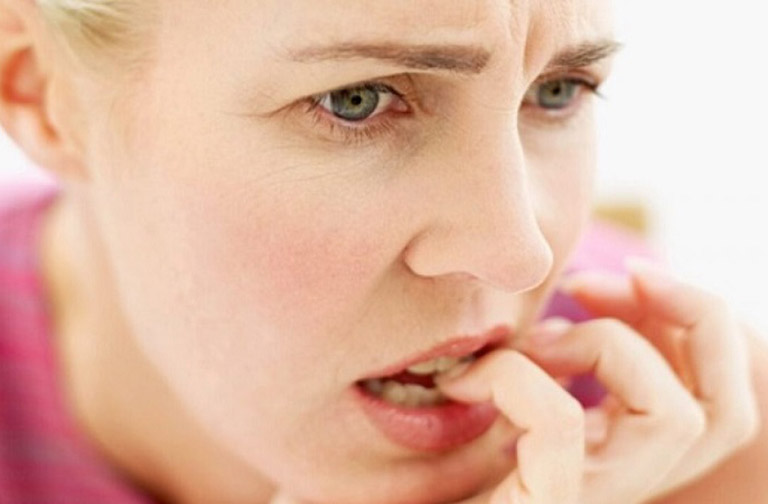 Răng bị lung lay tụt lợi có nguy hiểm không?