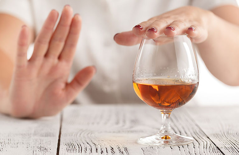 Người huyết áp cao có nên uống rượu bia không?