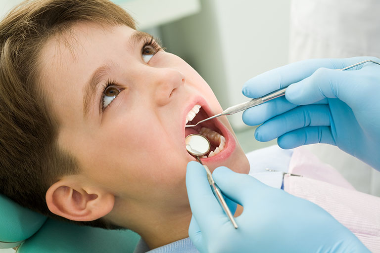 Phương pháp điều trị răng sữa bị sâu