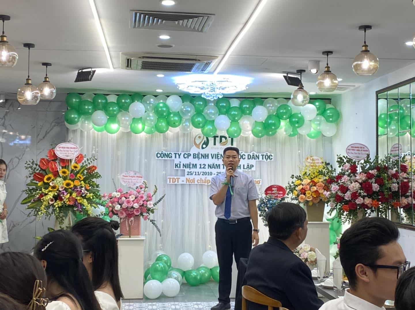 Ông Nguyễn Quang Hưng bày tỏ lòng cảm ơn chân thành với những nỗ lực, đóng góp của cán bộ nhân viên 