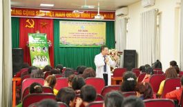 Bác sĩ Lê Hữu Tuấn chia sẻ cho bà con các phương pháp bấm huyệt chữa bệnh đau đầu, mất ngủ