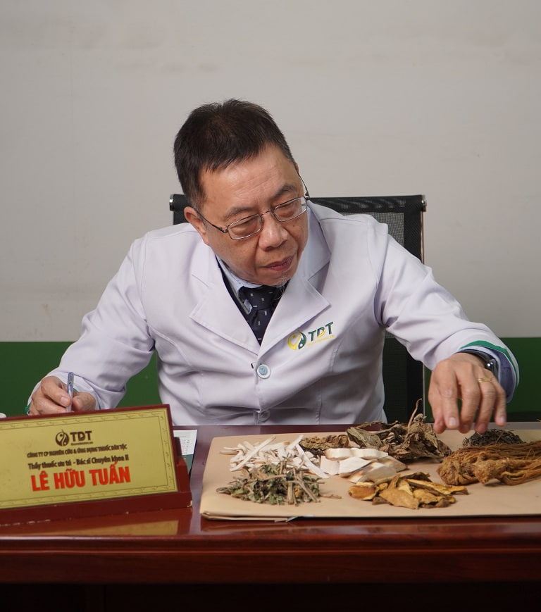 Từng vị thuốc được bác sĩ nghiên cứu để gia giảm, điều chỉnh rất kỹ lưỡng