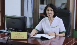Bác sĩ Nguyễn Thị Tuyết Lan có nhiều năm kinh nghiệm chữa viêm da cơ địa